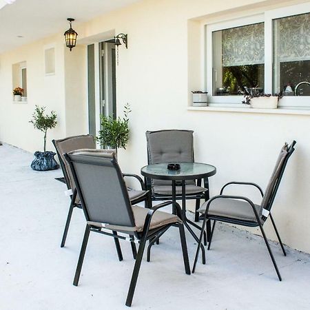 Apartment Verica In Duce - 20 Meters From The Beach Dugi Rat Εξωτερικό φωτογραφία