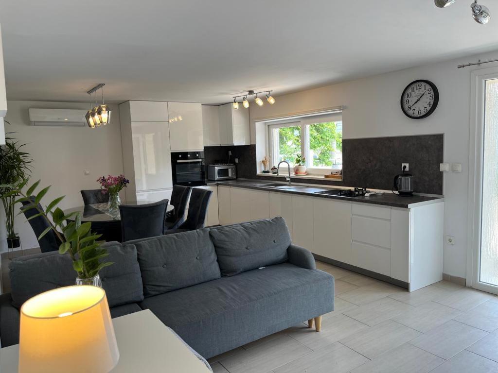 Apartment Verica In Duce - 20 Meters From The Beach Dugi Rat Εξωτερικό φωτογραφία